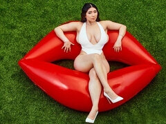 Μεγάλος κώλος, Μεγάλος πούτσος, Μεγάλα βυζιά, Πίπα, Μελαχροινή, Σε στάση σκύλου στα τέσσερα, Διπλή εισχώρηση