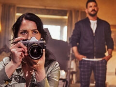 Hatalmas hátsó, Monumentális dákó, Tekintélyes didik, Szőke, Cumizás, Kutya póz