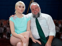 Πίπα, Συνελήφθη, Σε στάση σκύλου στα τέσσερα, Μαλακία, Φιλί, Γλείψιμο, Αυνανισμός, Έφηβος