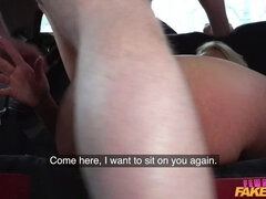 Arsch, Auto, Europäisch, Frau, Natürlichen titten, Piercing, Tätowierung, Titten