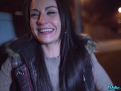 Kukk suging, Brunette, Barmfager, Cougar, Milf, Utendørs, Realitet, Pupper