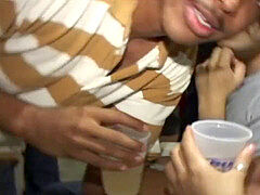 Aufs gesicht abspritzen, Party, Öffentlich