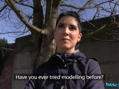 Amatoriale, All'aperto, Punto di vista pov, Pubblico, Studente