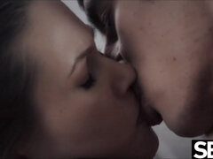 Velik kurac, Velike joške, Poljubljanje, Lizanje, Pornozvezde, Muco, Najstnice, Joške