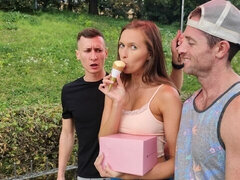 Grosser arsch, Grosser schwanz, Grosse titten, Blasen, Braunhaarige, Hundestellung, Dürr, Jungendliche (18+)