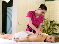 18 éves, Tekintélyes didik, Ujjazás, Leszbikus, Masszázs, Nuni, Leborotvált, Tini