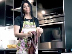 Жопа, Большая жопа, Минет, Брюнетки, Грязные слова, Милф, Испанки, Табу