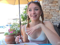 Dansant, Extrême, Béant, Masturbation, Monstre, Orgasme, Public, Solo