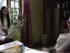 Lepotice, Busty, Poljubljanje, Lezbijke, Milf, Mama, Muco, Najstnice