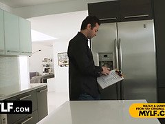 Stor røv, Store bryster, Blondine, Langt ned i halsen, Pik, Hd, Mor jeg gerne vil kneppe, Hård sex