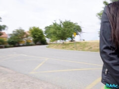 Duży kutas, Obciąganie, Brunetka, Ubrani, Na wolnym powietrzu, Punkt widzenia