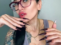 Bruinharig, Seksspeelgoed, Fetisj, Brillen, Moeder die ik wil neuken, Tatoeage