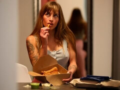 Ερασιτέχνης, Μεγάλος κώλος, Μεγάλος πούτσος, Σε στάση σκύλου στα τέσσερα, Ώριμη γυναίκα, Ξυρισμένη, Καλσόν, Βυζιά