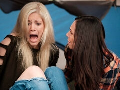 Жопа, Блондинки, Поцелуи, Лесбиянка, Лизание, На природе, Киски, Стриптизерша