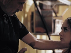 Hatalmas hátsó, Tekintélyes didik, Gesztenyebarna, Csalás, Kutya póz, Arcra élvezés, Hd, Természetes mellek