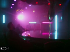 Большие сиськи, Семяизвержение, Сидя на лице, Сперма на лице, Белье, Наездница, Тощие, Втроем