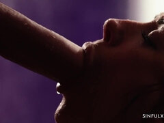 Grote mammen, Blond, Pijpbeurt, Rondborstig, Stel, Diep in de keel, Hakken, Tieten likken