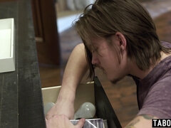 Velike joške, Fafanje, Busty, Globoko grlo, Hd, Milf, Mama, Rdečelaska