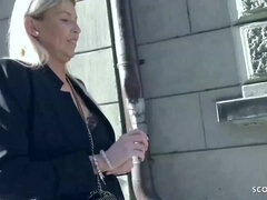 Tyłek, Wywiad, Duży tyłek, Duże cycki, Obciąganie, Niemiecki, Mamuśka, Cipka