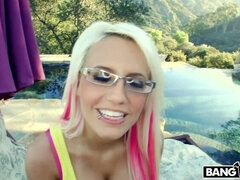 Gros cul, Blonde, Sucer une bite, Tir de sperme, Branlette thaïlandaise, Hard, Interracial, Nénés