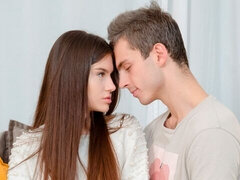 Grosse bite, Sucer une bite, En levrette, Masturbation, Seins naturels, Maigrichonne, Adolescente, Nénés