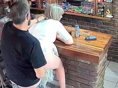 Любители, Американки, Измена, Пальцем, Домашнее видео, На публике, Юбки, Под юбкой