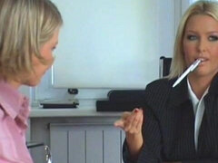 Stora tuttar, Blondin, Kysser, Underkläder, Mager, Strippning, Tonåring, Tuttar