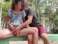 Enthousiasteling, Naakte man aangeklede vrouw, Flashing, Buiten, Openbaar