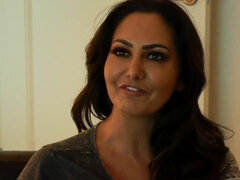 Gros cul, Gros seins, Brunette brune, Queue, Grosse, Branlette thaïlandaise, Fait maison, Mère que j'aimerais baiser