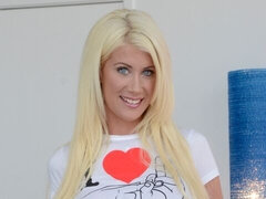 Amatør, Stor kukk, Blond, Kukk suging, Brunette, Ansiktssperm, Kvinner mann, Runke