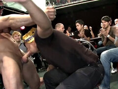 Wild stripper seduces guests at amateur blowjob party