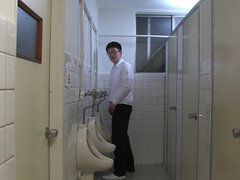 Japanese teen Sayaka Aishiro blowjob in toilet