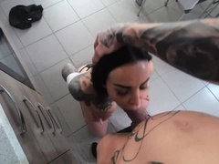 Culo grande, Mamada, Pareja, Corrida, Penetracion con dedos, Novia, Nalgadas, Tatuaje