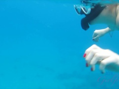 Blondinka, Footjob, Girlfriend, Dekle drka tiča, Piercing, Obrito, Koščena, Joške