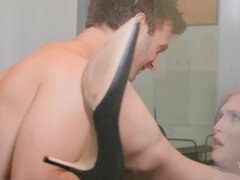 엉덩이, 항문핥기, 큰 가슴, 양성적인, 하드코어, 힐, 수음, 빨간 머리