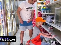 Στο πρόσωπο, Θηλυκό θηλυκό αρσενικό, Γλείψιμο, Δημόσιο