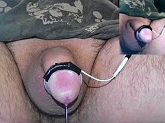 30 minutes of pure pleasure of electronic stimulation with lots of wetness and a huge cumshot