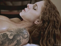 Velké kozy, Kuřba, Na obličej, Přírodní prsa, Olej, Pička, Krátké vlasy, Seřezání