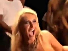 Stor kuk, Blondin, Avsugning, Bukkake, Gangbang, Mellanrasig, Latina, Milf