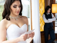 Perännuolu, Iso perse, Isot tissit, Lesbo, Selkäsauna, Luonnolliset tissit, Pillu, Strippaus