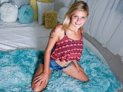 Amatorka, Tyłek, Blondynka, Wytrysk do ust, Wytrysk, Obciąganie, Lizanie, Cycki