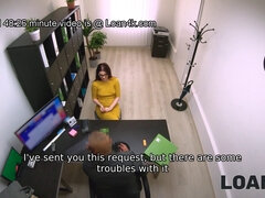 Συνεντευξη, Μελαχροινή, Γυαλιά, Ηδ, Λεφτά, Γραφείο, Ο γιος, Έφηβος