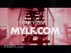 Hatalmas hátsó, Tekintélyes didik, Szőke, Cumizás, Ondó fröcskölés, Érett feleség, Anyuci, Visítozás