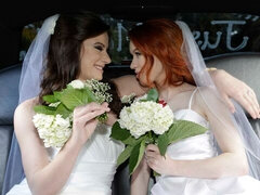 Iso perse, Sormetus, Suudella, Äiti jota haluaisin panna, Punapää, Sukkahousu, Strap on dildo, Strippaus