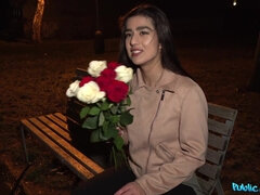 素人, お尻, 茶髪の, チン, ジーンズ, なめる, アウトドア, 公共