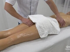 Vysokoškolačka, Dávení penisem, Prstění, Poprvé, Homemade, Masáž, Olej, Orgasmus