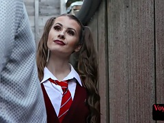 Любители, Красотки, Британки, Одетые девушки голые парни, Семяизвержение, Женское доминирование, На природе, Соблазенение