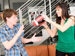 Kont, Pijpbeurt, Bruinharig, Handbeurt, Zoenen, Likken, Natuurlijke tieten, Geschoren