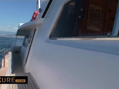 Velké kozy, Bikini, Kuřba, Stříkání spermatu, Honění, Hardcore, Venku, Kozičky