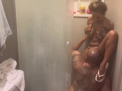 Leie, In den arsch, Grosse titten, Braunhaarige, Kehlenfick, Hd, Latina, Milf